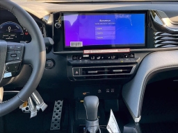 Toyota Camry SE (Natl) 2026