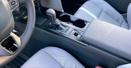 Toyota Camry SE (Natl) 2026