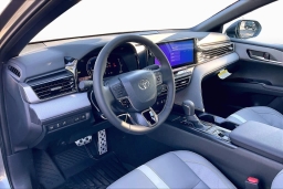 Toyota Camry SE (Natl) 2026