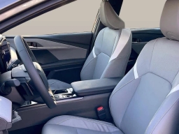 Toyota Camry SE (Natl) 2026