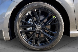 Toyota Camry SE (Natl) 2026