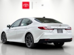 Toyota Camry XLE (Natl) 2026