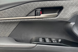 Toyota Camry XLE (Natl) 2026