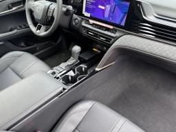 Toyota Camry XLE (Natl) 2026