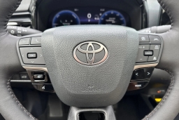 Toyota Camry XLE (Natl) 2026