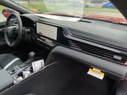 Toyota Camry SE (Natl) 2026
