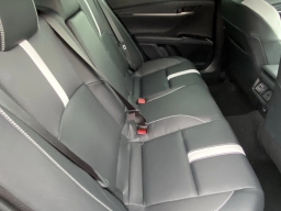 Toyota Camry SE (Natl) 2026