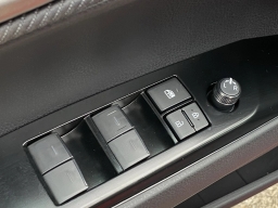 Toyota Camry SE (Natl) 2026