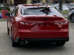 Toyota Camry SE (Natl) 2026