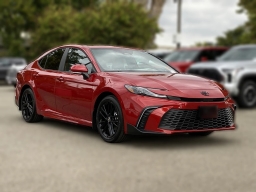 Toyota Camry SE (Natl) 2026