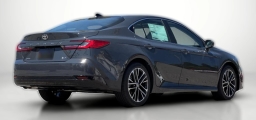Toyota Camry XLE (Natl) 2026