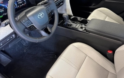 Toyota Camry XLE (Natl) 2026
