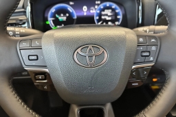 Toyota Camry XLE (Natl) 2026