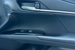 Toyota Camry SE (Natl) 2026