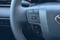 Toyota Camry SE (Natl) 2026