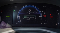 Toyota Camry LE (Natl) 2026