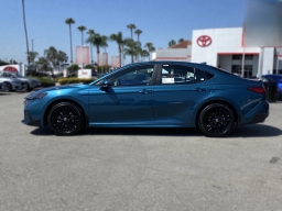 Toyota Camry SE (Natl) 2026
