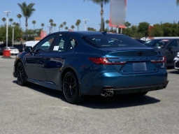 Toyota Camry SE (Natl) 2026