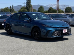 Toyota Camry SE (Natl) 2026