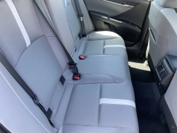 Toyota Camry SE (Natl) 2026