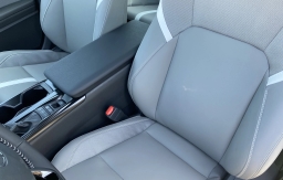 Toyota Camry SE (Natl) 2026