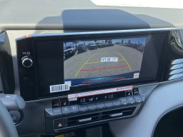 Toyota Camry SE (Natl) 2026