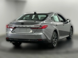 Toyota Camry XLE (Natl) 2026