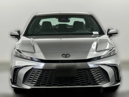 Toyota Camry SE (Natl) 2026