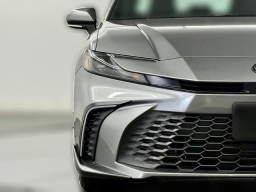 Toyota Camry SE (Natl) 2026