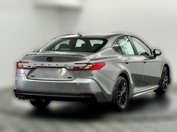 Toyota Camry SE (Natl) 2026