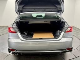 Toyota Camry SE (Natl) 2026