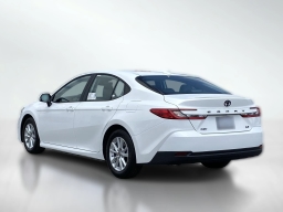 Toyota Camry LE (Natl) 2026