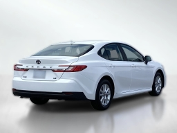 Toyota Camry LE (Natl) 2026