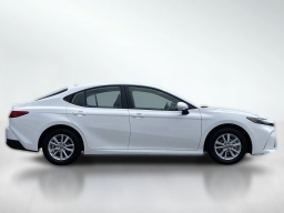 Toyota Camry LE (Natl) 2026