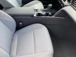 Toyota Camry LE (Natl) 2026