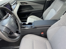 Toyota Camry LE (Natl) 2026