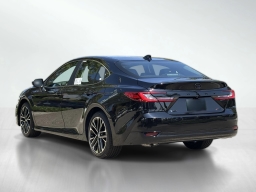 Toyota Camry XLE (Natl) 2026