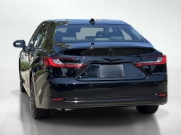 Toyota Camry XLE (Natl) 2026