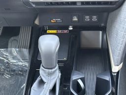 Toyota Camry XLE (Natl) 2026