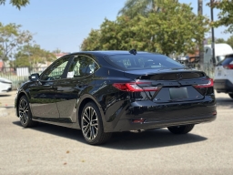 Toyota Camry XLE (Natl) 2026