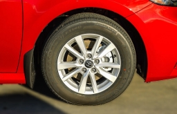 Toyota Camry LE (Natl) 2026