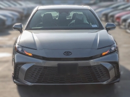 Toyota Camry SE (Natl) 2026
