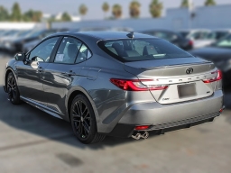 Toyota Camry SE (Natl) 2026
