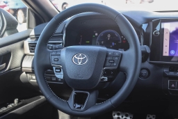 Toyota Camry SE (Natl) 2026
