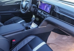 Toyota Camry SE (Natl) 2026