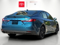 Toyota Camry SE (Natl) 2026