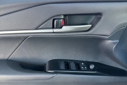 Toyota Camry SE (Natl) 2026