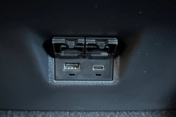 Toyota Camry SE (Natl) 2026