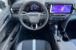 Toyota Camry SE (Natl) 2026