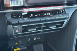 Toyota Camry SE (Natl) 2026